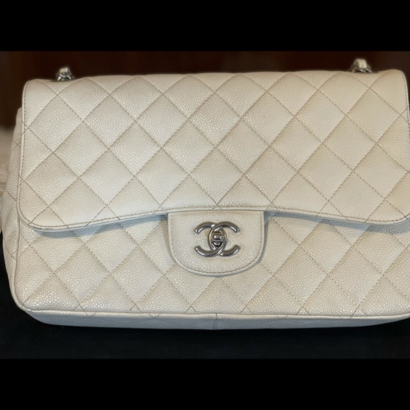 Chanel double flap jumbo caviar leather bag - Picture 8 of 9